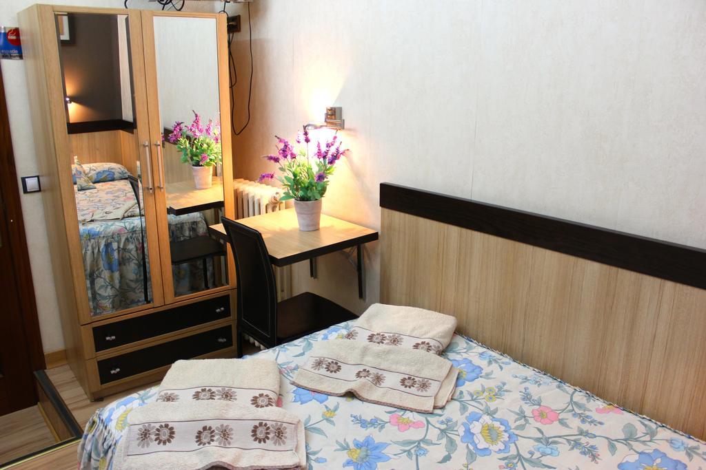 וייאדוליד Hostal De La Torre Hostal Economico חדר תמונה