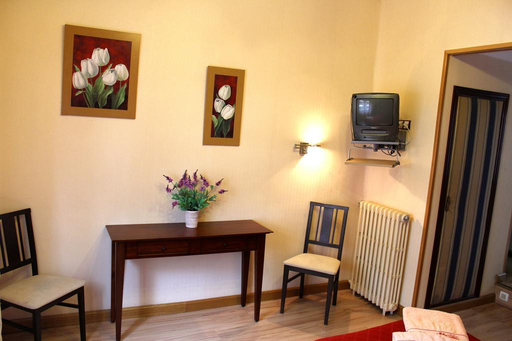 וייאדוליד Hostal De La Torre Hostal Economico חדר תמונה