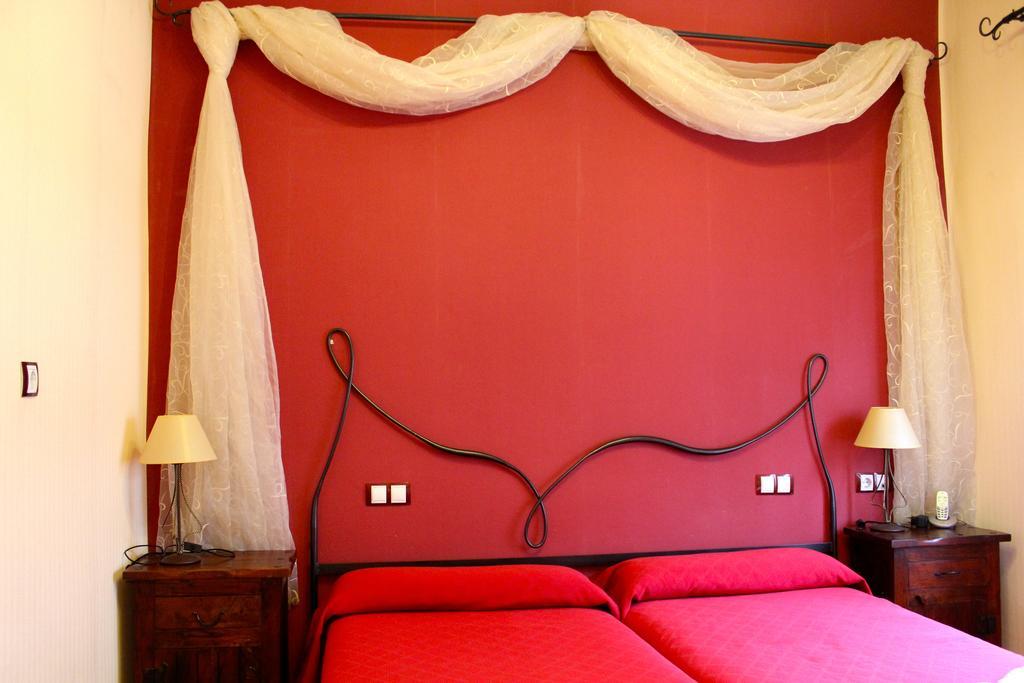 וייאדוליד Hostal De La Torre Hostal Economico חדר תמונה